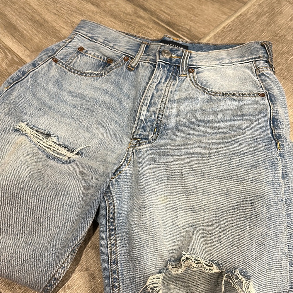 women’s 90s baggy jeans
